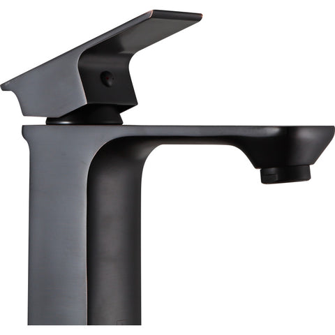 Promenade Single Hole Single Handle Bathroom Faucet