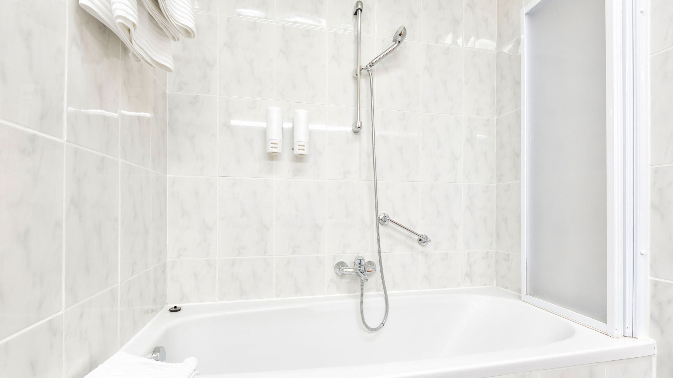 How Much Space Do You Need for the Perfect WalkIn Tub with Shower? ANZZI