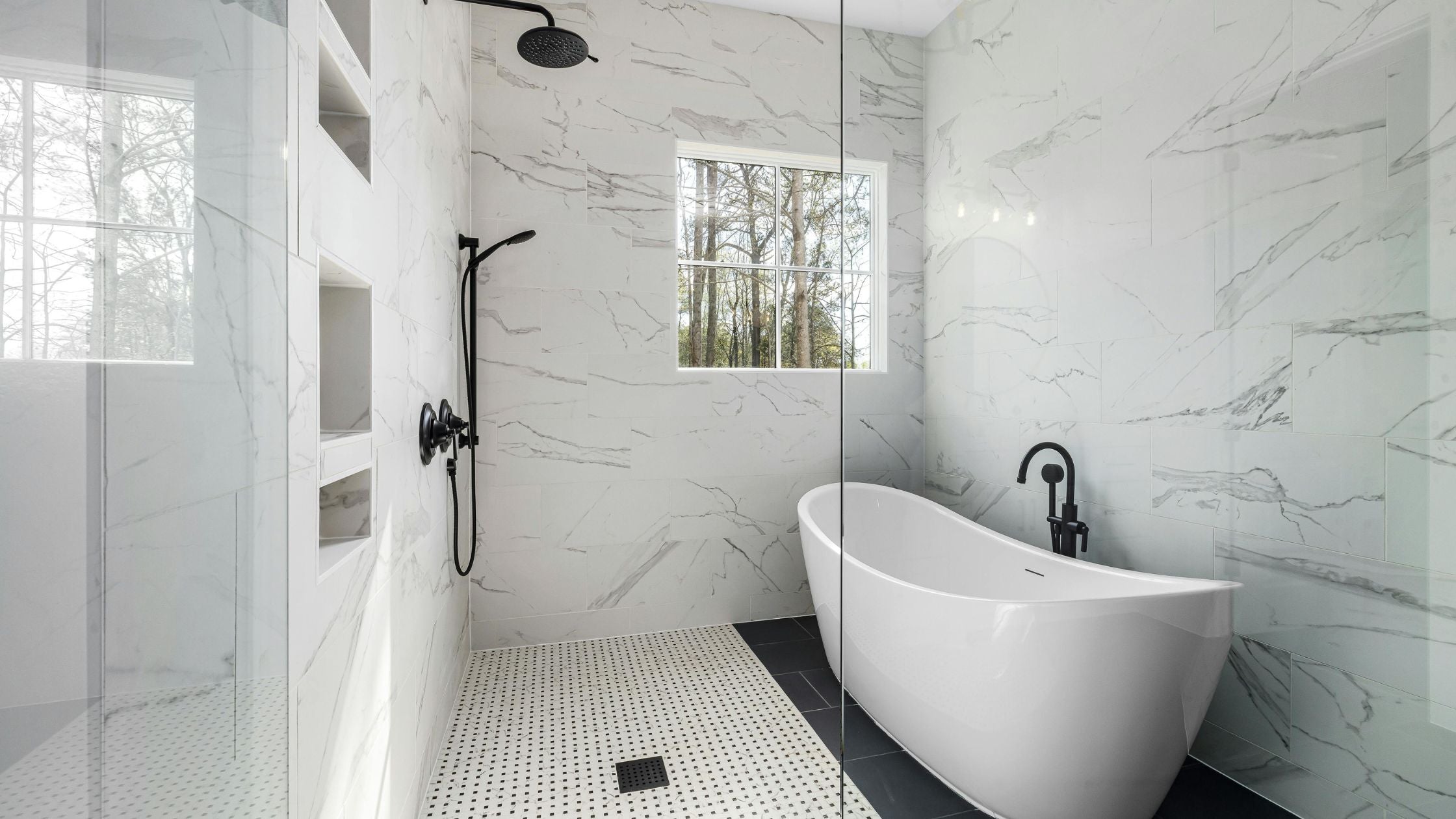 How a Bathtub Shower Door Can Transform a Standard Tub Into a Modern Shower