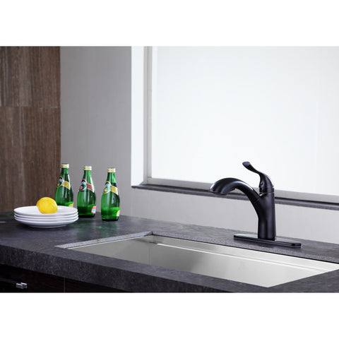 Navona Single-Handle Pull-Out Sprayer Kitchen Faucet
